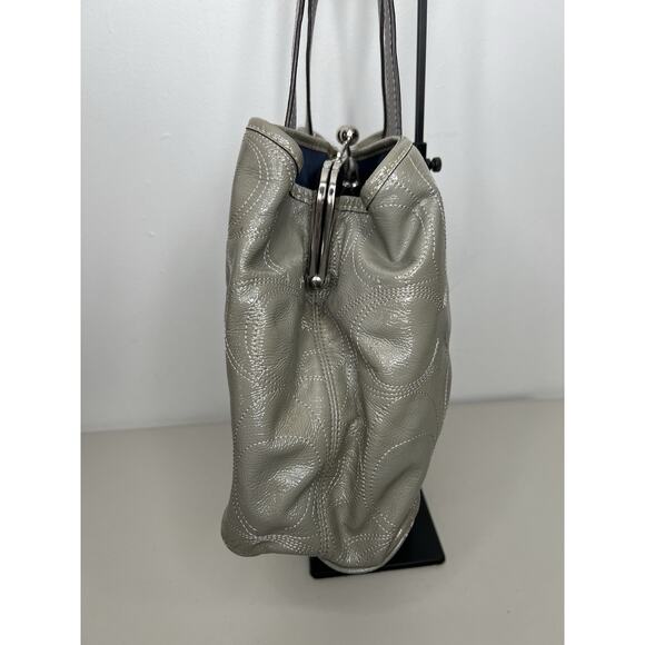 Coach Gray Silver Kiss Lock Handbag Purse F15658 - Picture 5 of 16